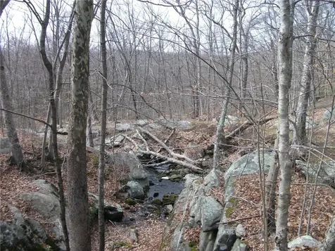 536 Highland Road Tiverton RI 02878