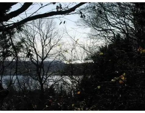 536 Highland Road Tiverton RI 02878