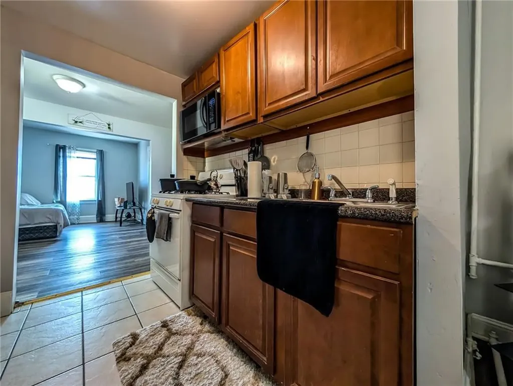 159 Warren Avenue Pawtucket RI 02860