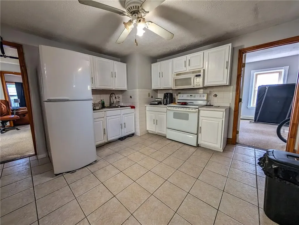 159 Warren Avenue Pawtucket RI 02860