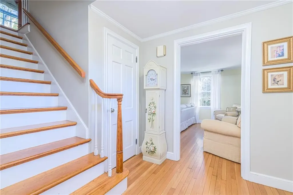 251 Crestwood Road Warwick RI 02886