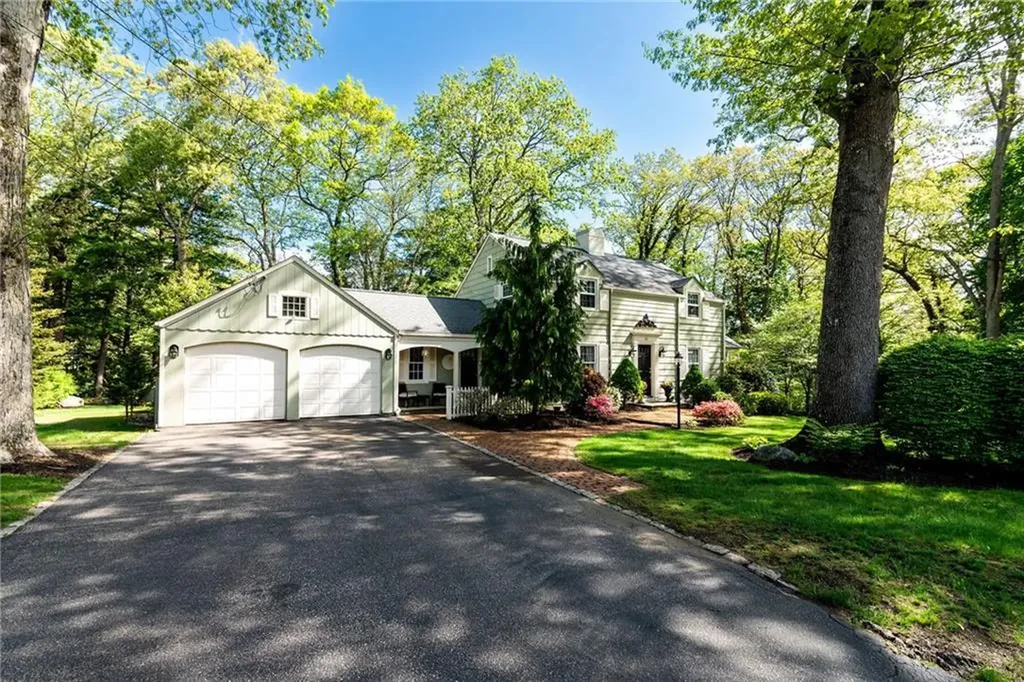 251 Crestwood Road Warwick RI 02886