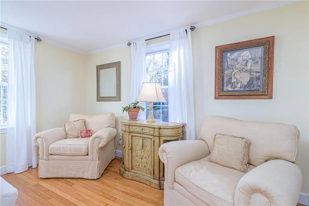 251 Crestwood Road Warwick RI 02886