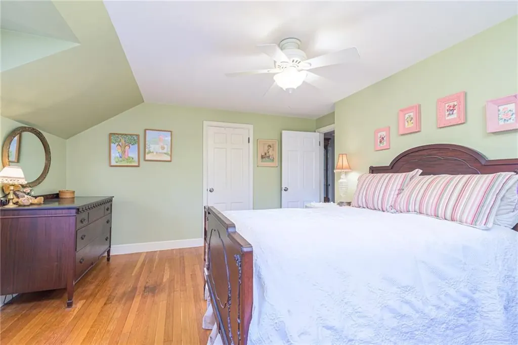 251 Crestwood Road Warwick RI 02886