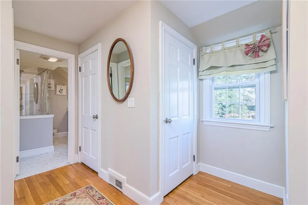 251 Crestwood Road Warwick RI 02886