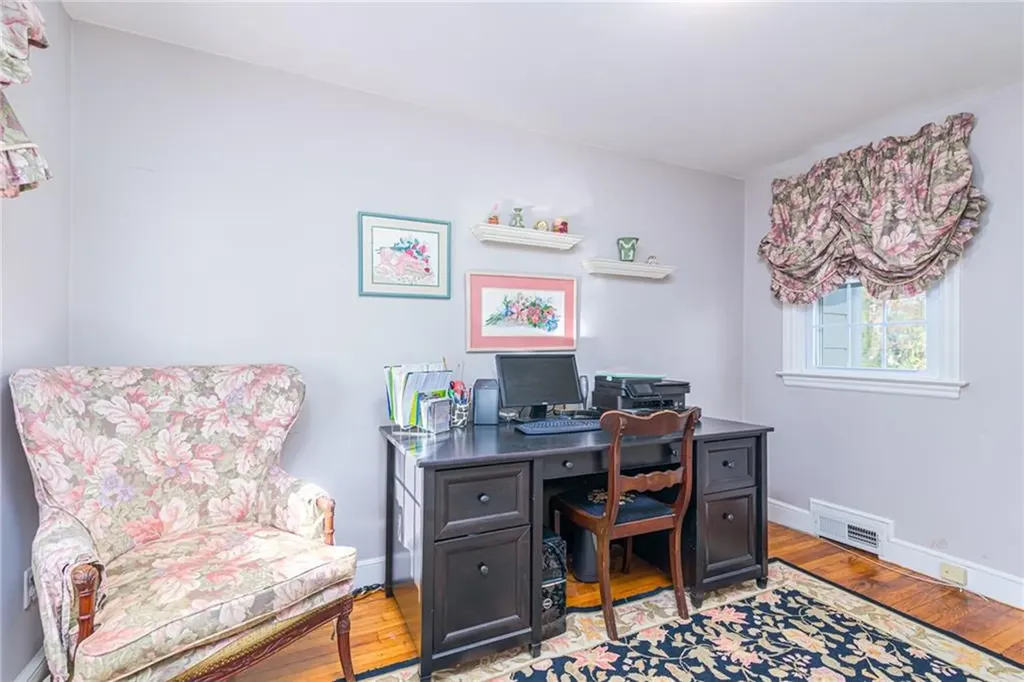 251 Crestwood Road Warwick RI 02886