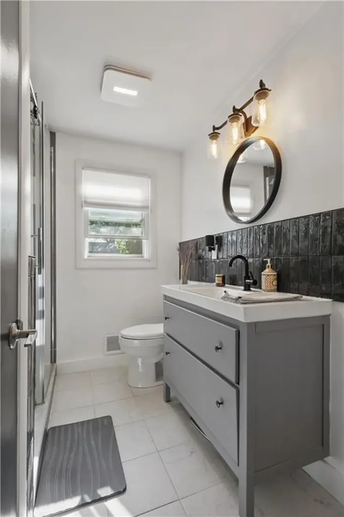 102 Julian Road Warwick RI 02889