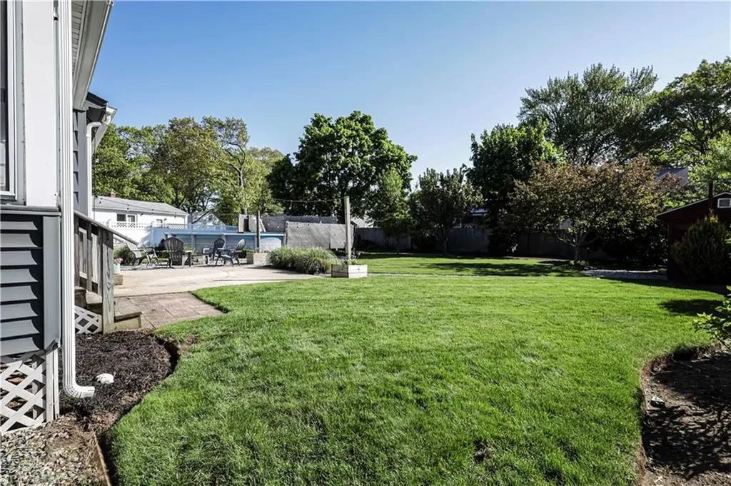 102 Julian Road Warwick RI 02889