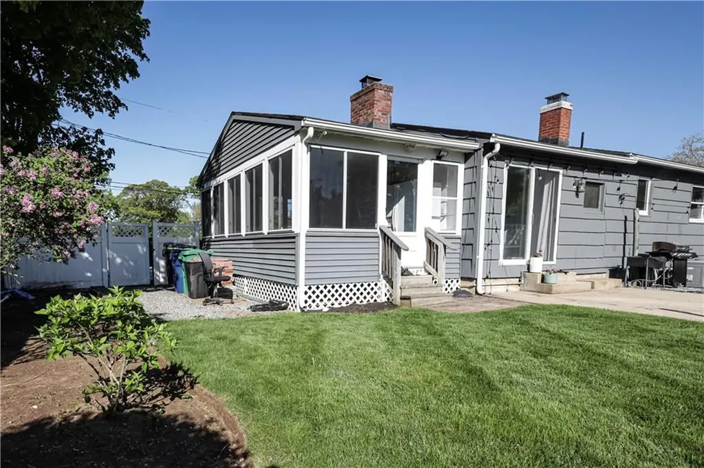 102 Julian Road Warwick RI 02889