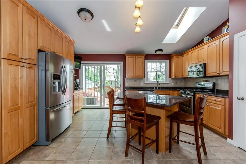 50 Thunder Trail Cranston RI 02921