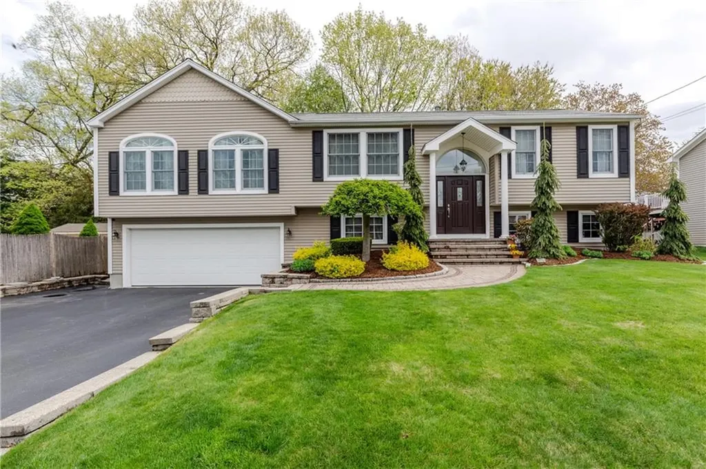 50 Thunder Trail Cranston RI 02921