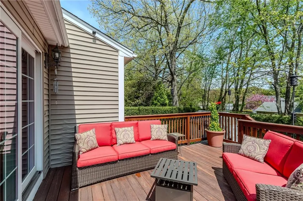 50 Thunder Trail Cranston RI 02921