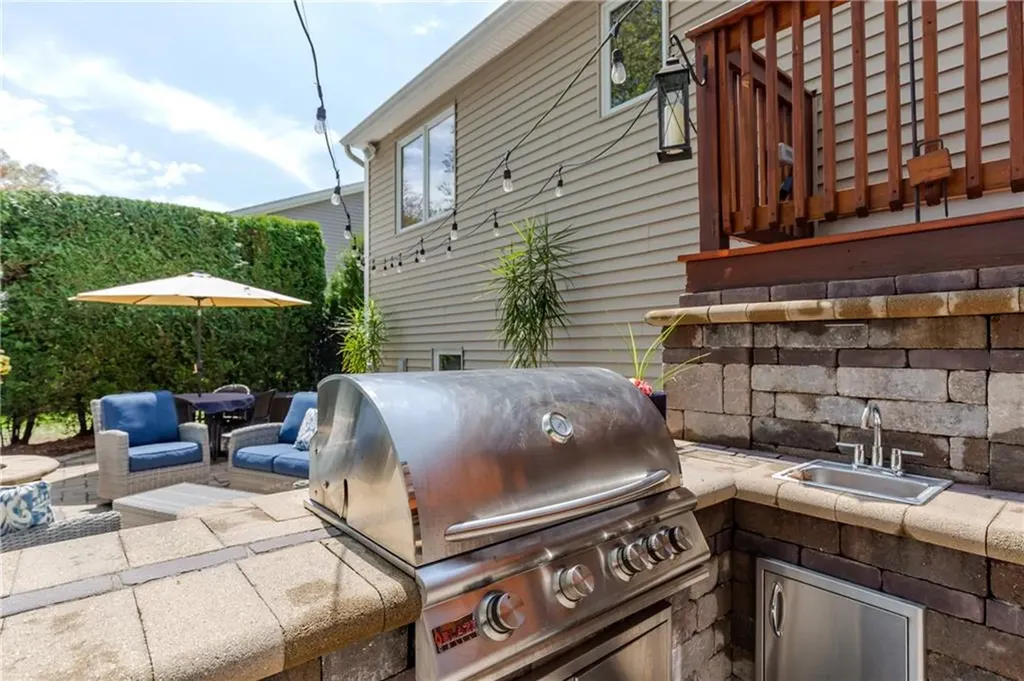 50 Thunder Trail Cranston RI 02921