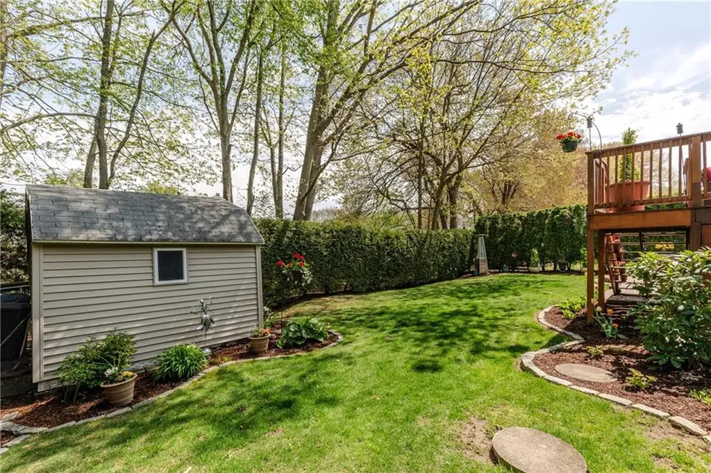 50 Thunder Trail Cranston RI 02921