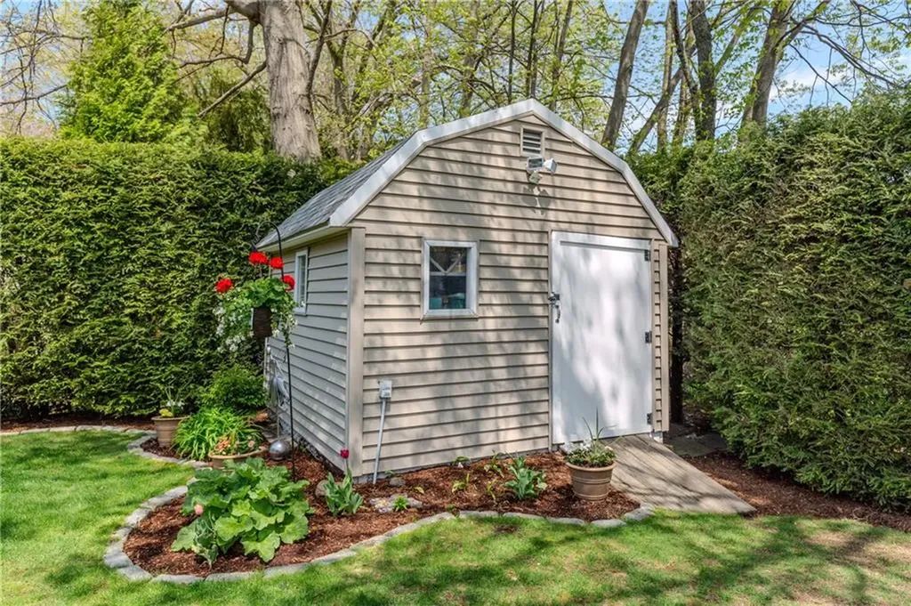 50 Thunder Trail Cranston RI 02921