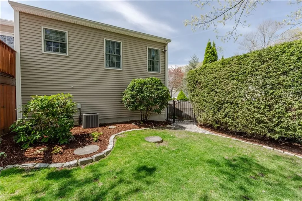 50 Thunder Trail Cranston RI 02921