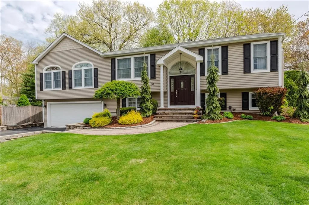 50 Thunder Trail Cranston RI 02921