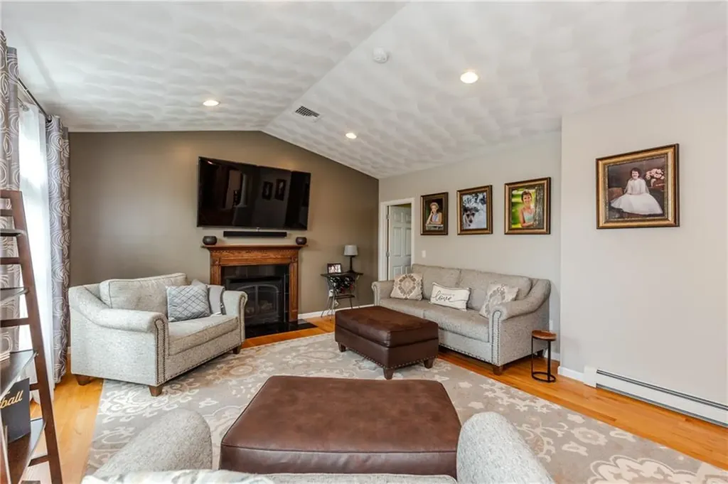 50 Thunder Trail Cranston RI 02921