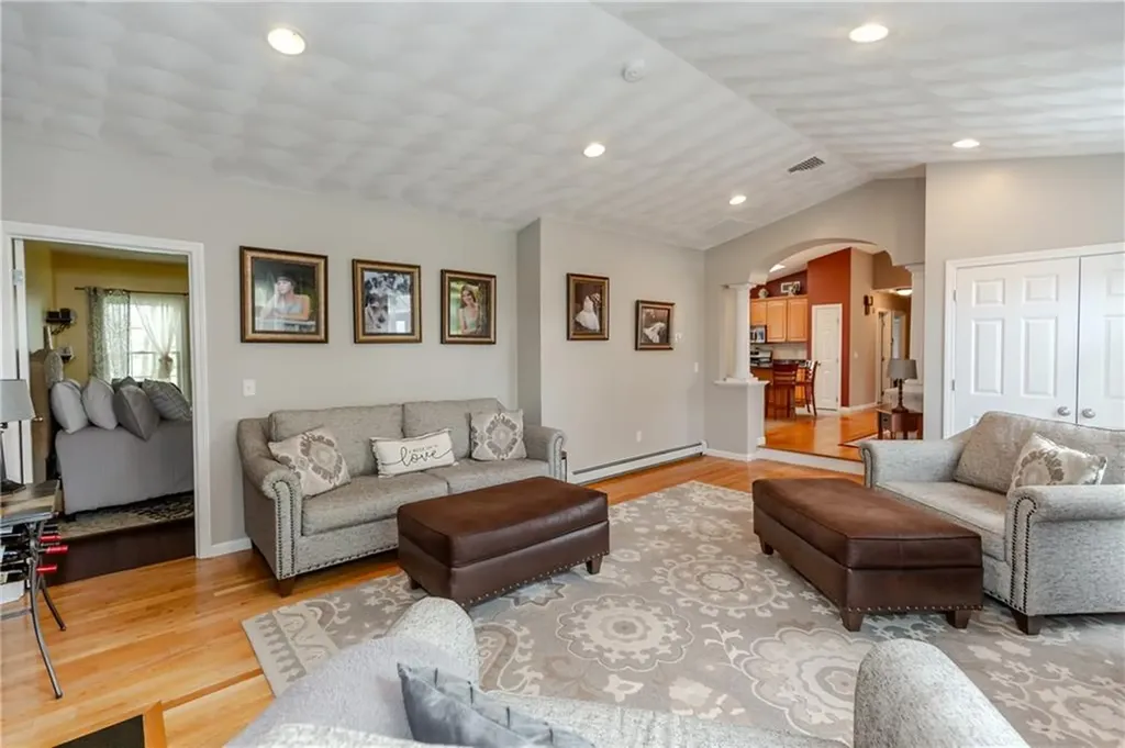 50 Thunder Trail Cranston RI 02921