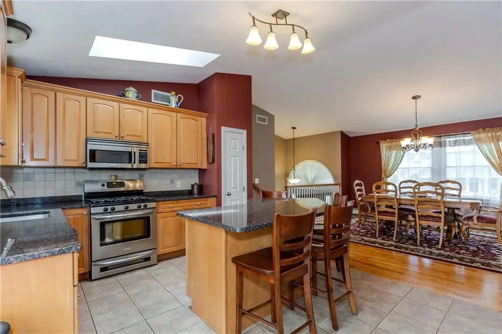 50 Thunder Trail Cranston RI 02921