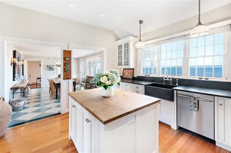 19 Taylor's Lane S Little Compton RI 02837