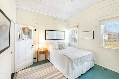 19 Taylor's Lane S Little Compton RI 02837