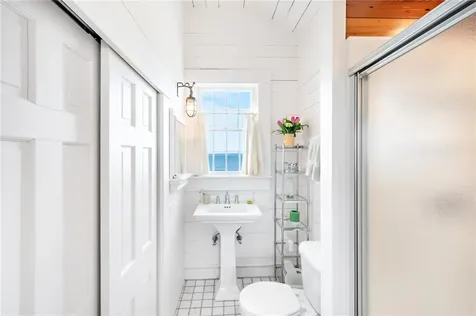 19 Taylor's Lane S Little Compton RI 02837