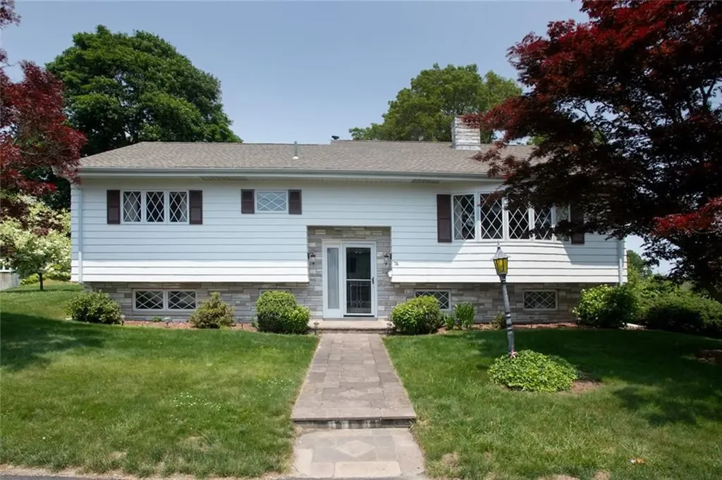 74 Kenyon Road Tiverton RI 02878