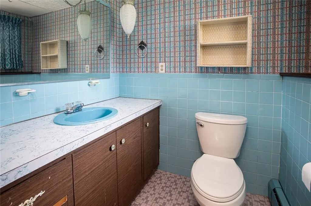 74 Kenyon Road Tiverton RI 02878