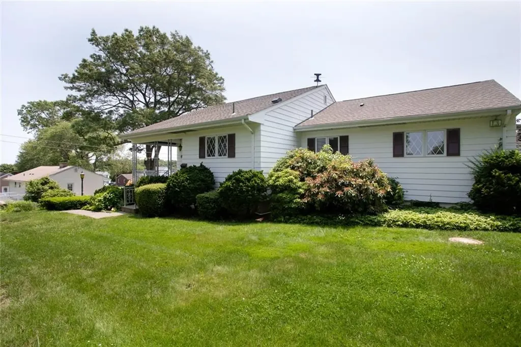 74 Kenyon Road Tiverton RI 02878