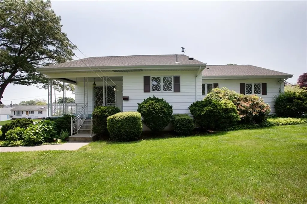 74 Kenyon Road Tiverton RI 02878