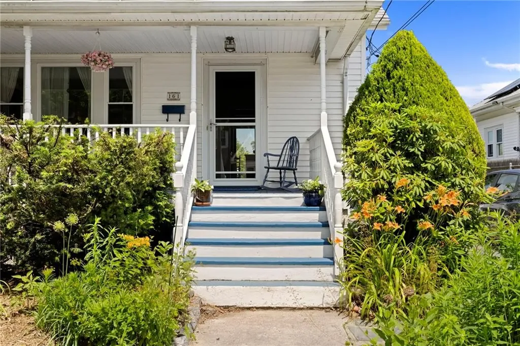 161 Ferncrest Avenue Cranston RI 02905