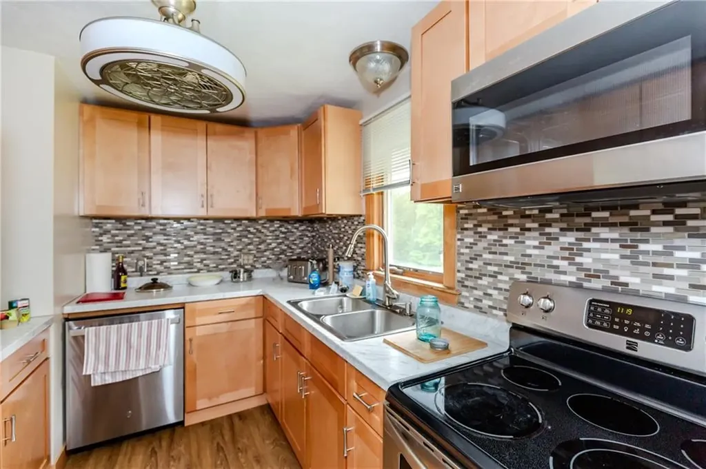 10 Lantern Road Smithfield RI 02917
