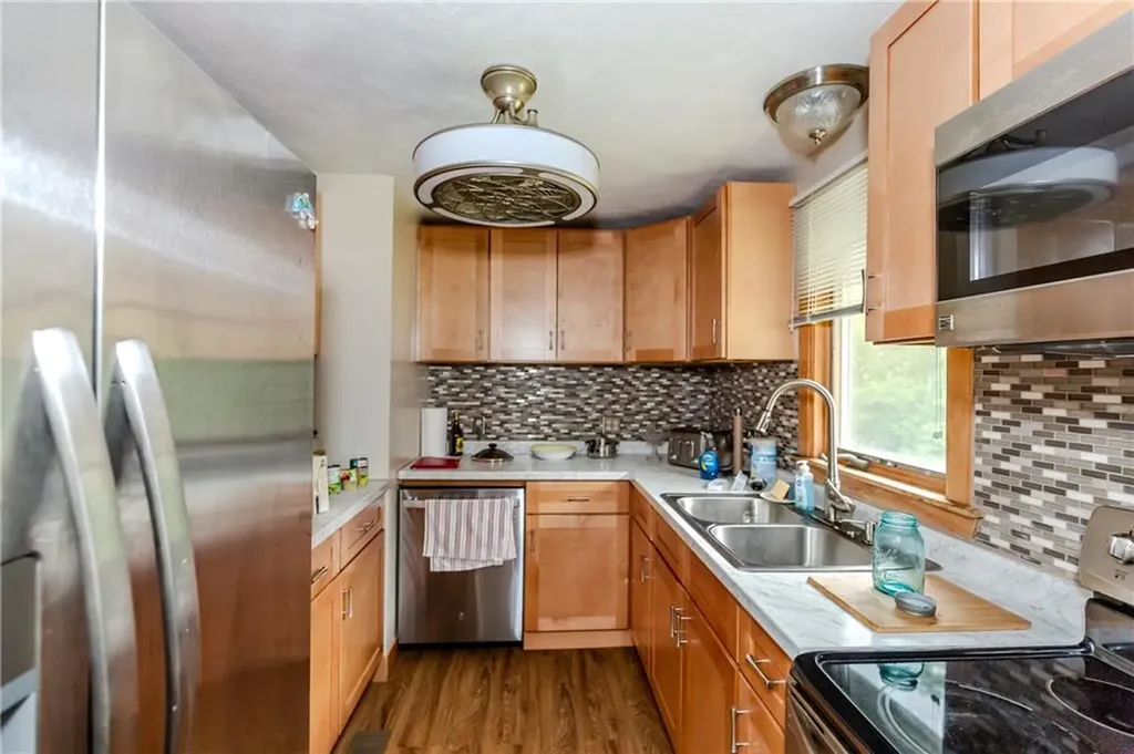 10 Lantern Road Smithfield RI 02917