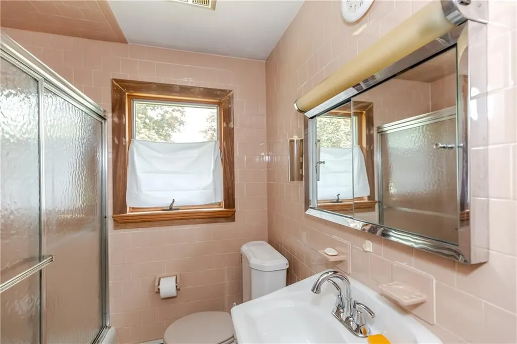 10 Lantern Road Smithfield RI 02917