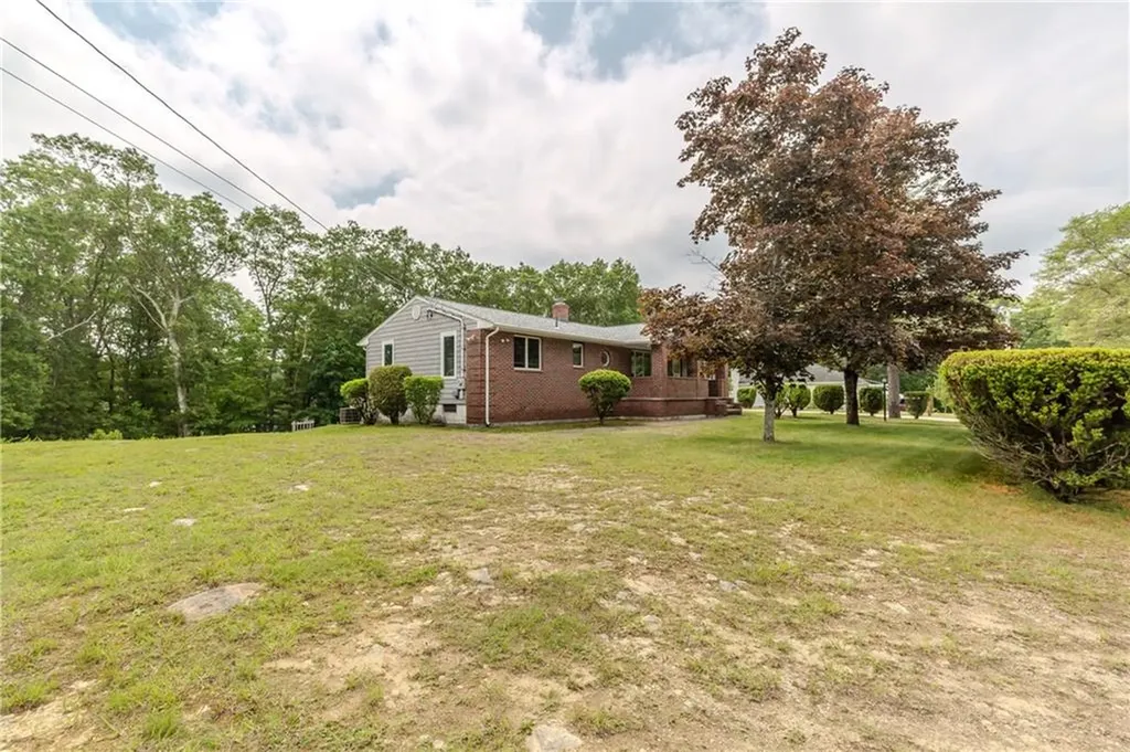 10 Lantern Road Smithfield RI 02917