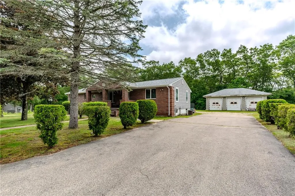 10 Lantern Road Smithfield RI 02917
