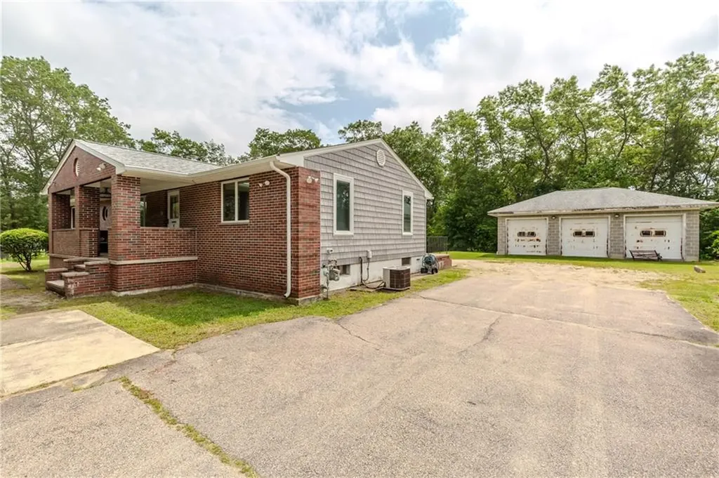 10 Lantern Road Smithfield RI 02917