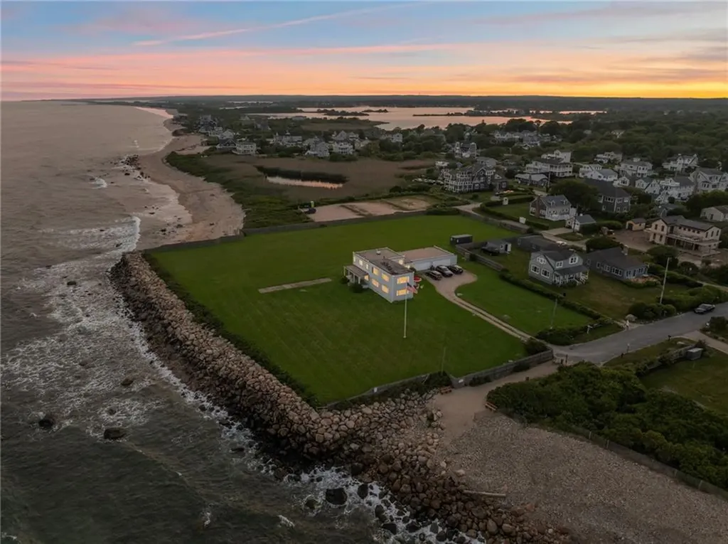 2 Green Hill Avenue South Kingstown RI 02879
