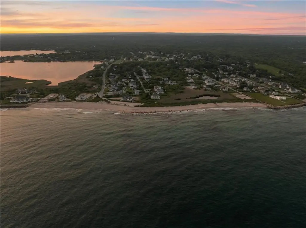 2 Green Hill Avenue South Kingstown RI 02879