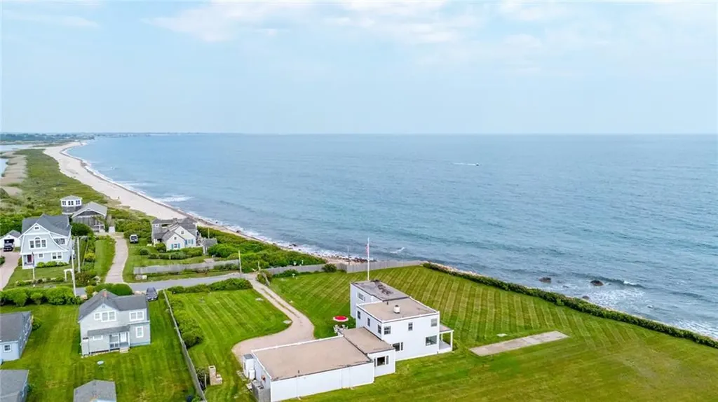 2 Green Hill Avenue South Kingstown RI 02879