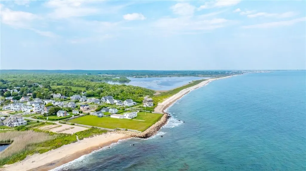2 Green Hill Avenue South Kingstown RI 02879