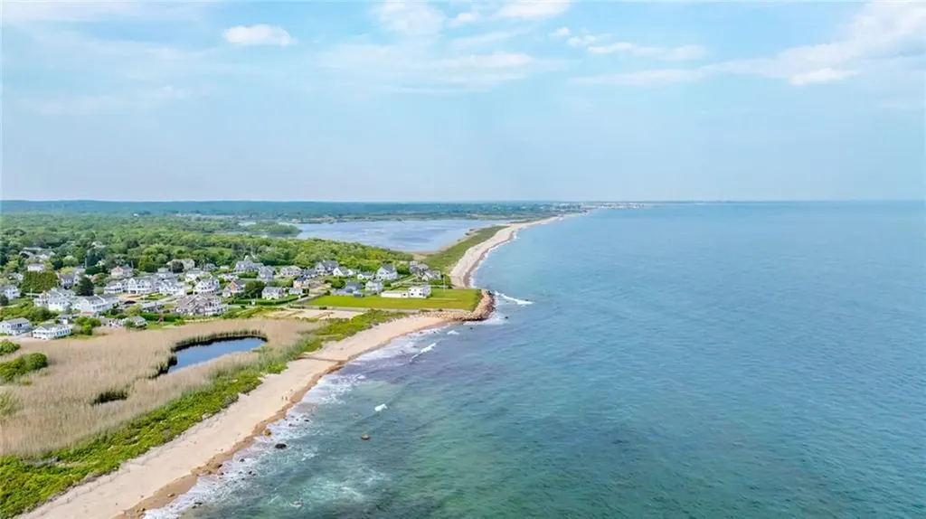 2 Green Hill Avenue South Kingstown RI 02879