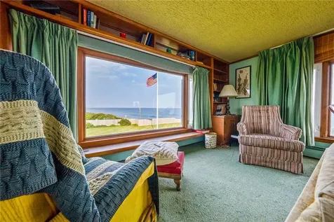 2 Green Hill Avenue South Kingstown RI 02879