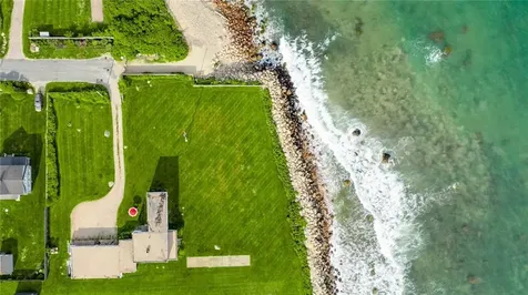 2 Green Hill Avenue South Kingstown RI 02879