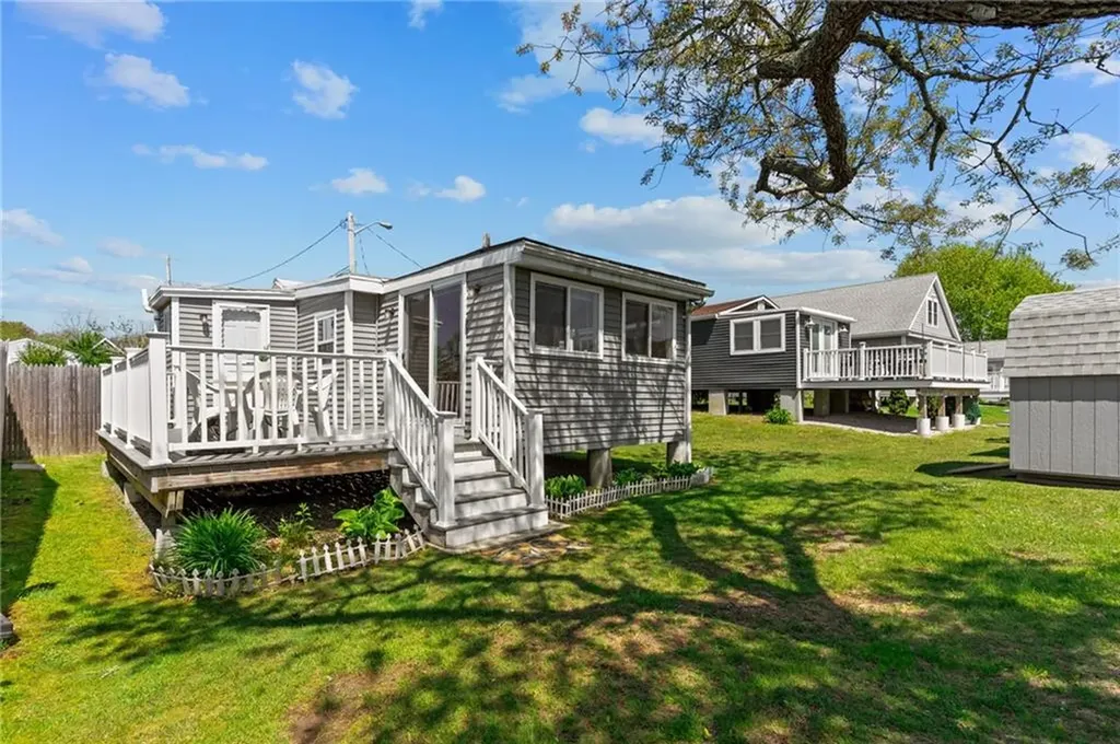 64 Burnside Avenue Narragansett RI 02882