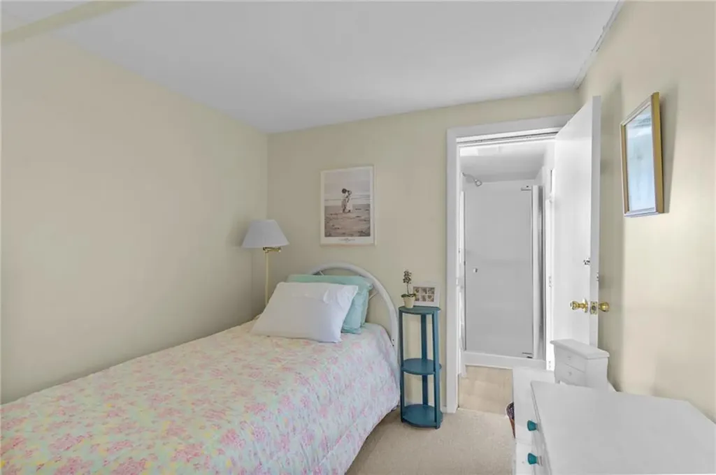 64 Burnside Avenue Narragansett RI 02882