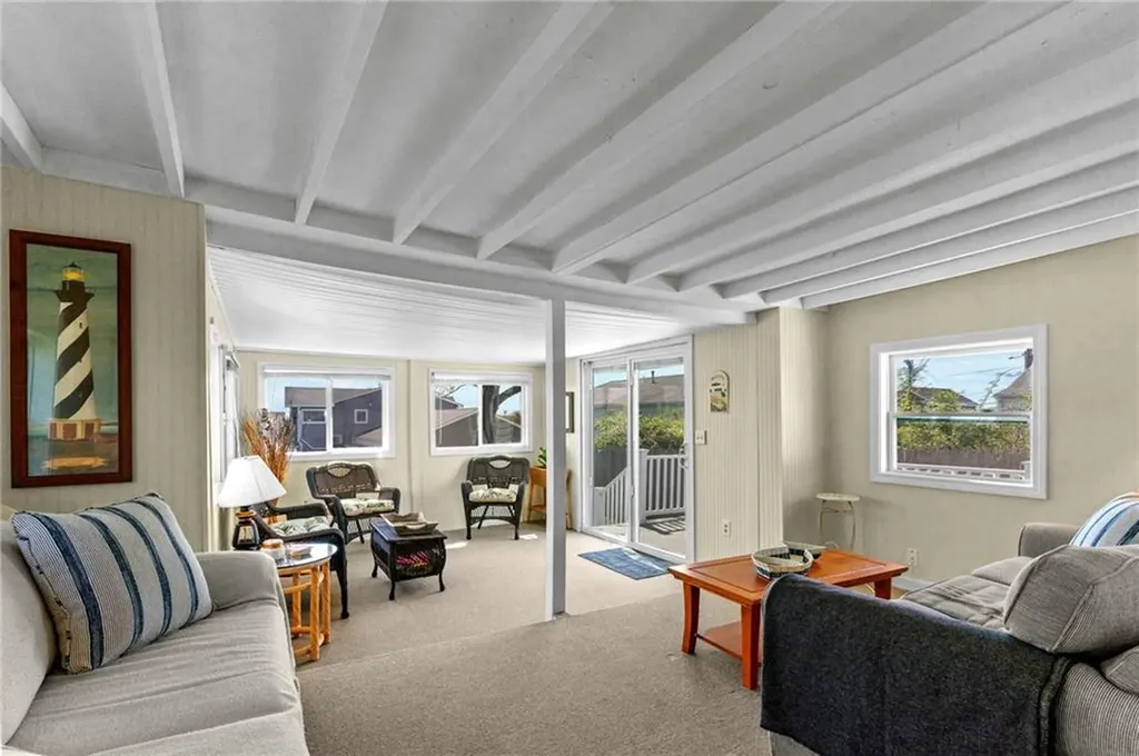 64 Burnside Avenue Narragansett RI 02882
