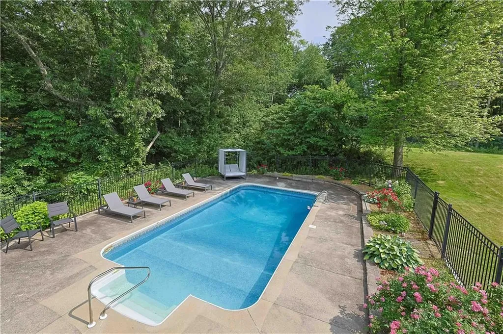 17 Gilcrest Drive West Warwick RI 02893