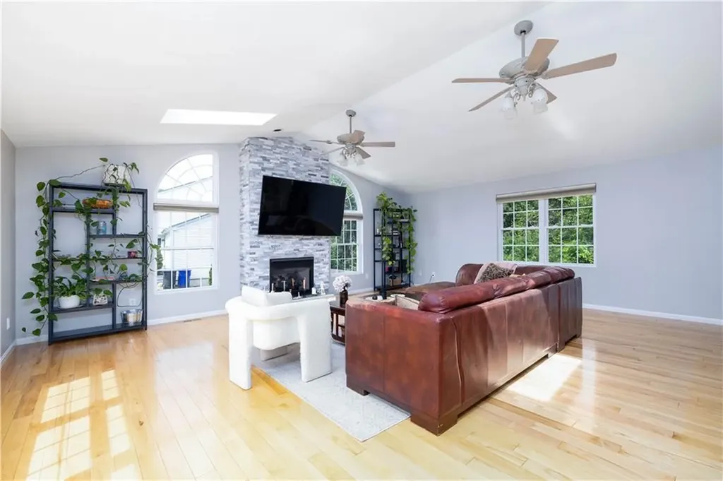 17 Gilcrest Drive West Warwick RI 02893